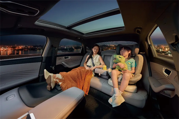 時代的車門，被消費者狠狠推開