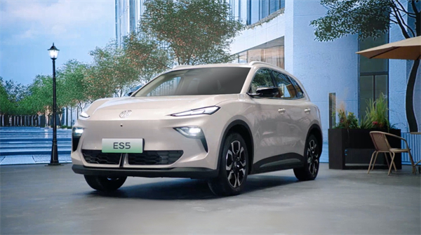 開創(chuàng)傳統(tǒng)車企先河，MG重新發(fā)布ES5，“領(lǐng)先一代、便宜一萬”重塑格局