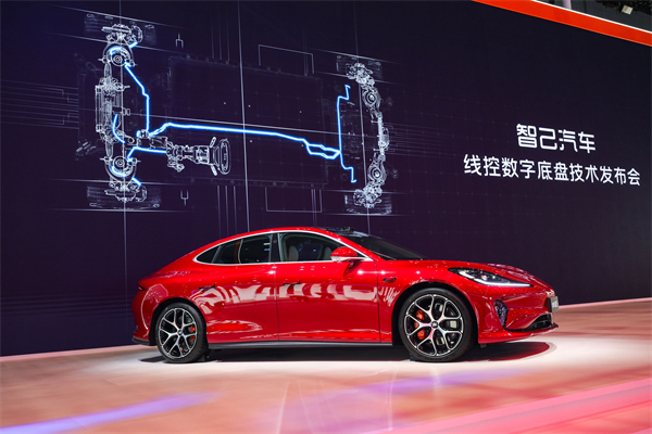 智己汽車發(fā)布線控?cái)?shù)字底盤技術(shù)，今年下半年率先量產(chǎn)上車線控底盤 開啟“具身智能”新時代