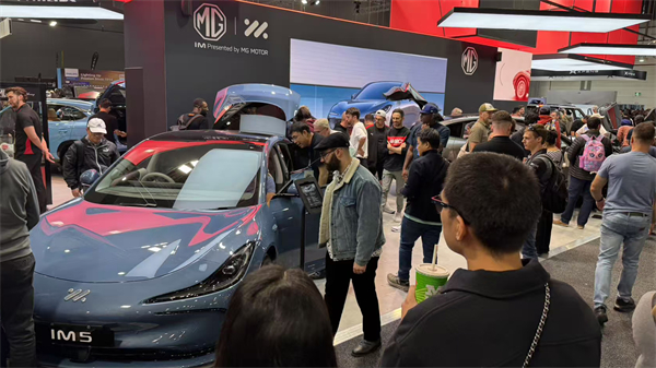 智己汽車正式登陸澳大利亞，雙車閃耀墨爾本車展