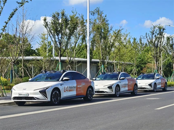 官宣！智己L4級Robotaxi度假區(qū)專線今日正式運營，免費體驗！